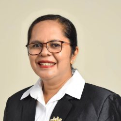 Lesly Latupapua, S.Hut., M.P.